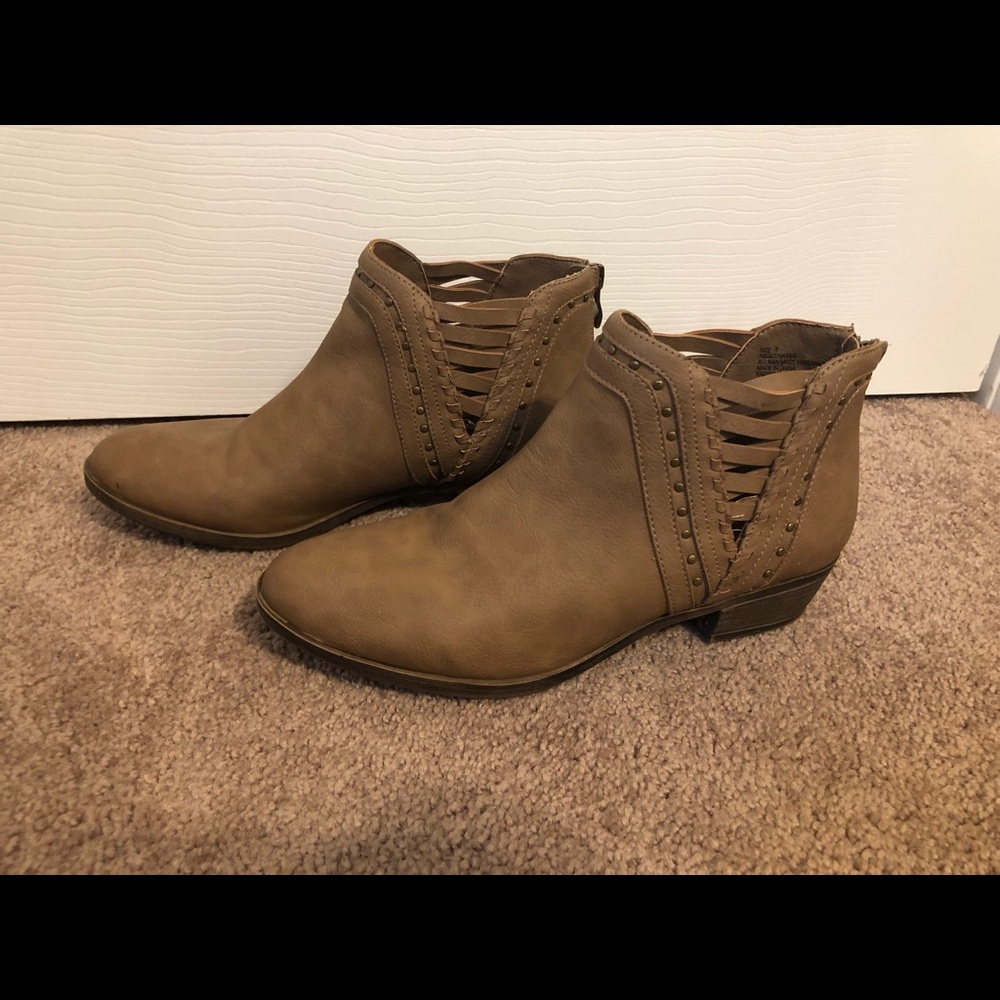 Maurice’s brown booties